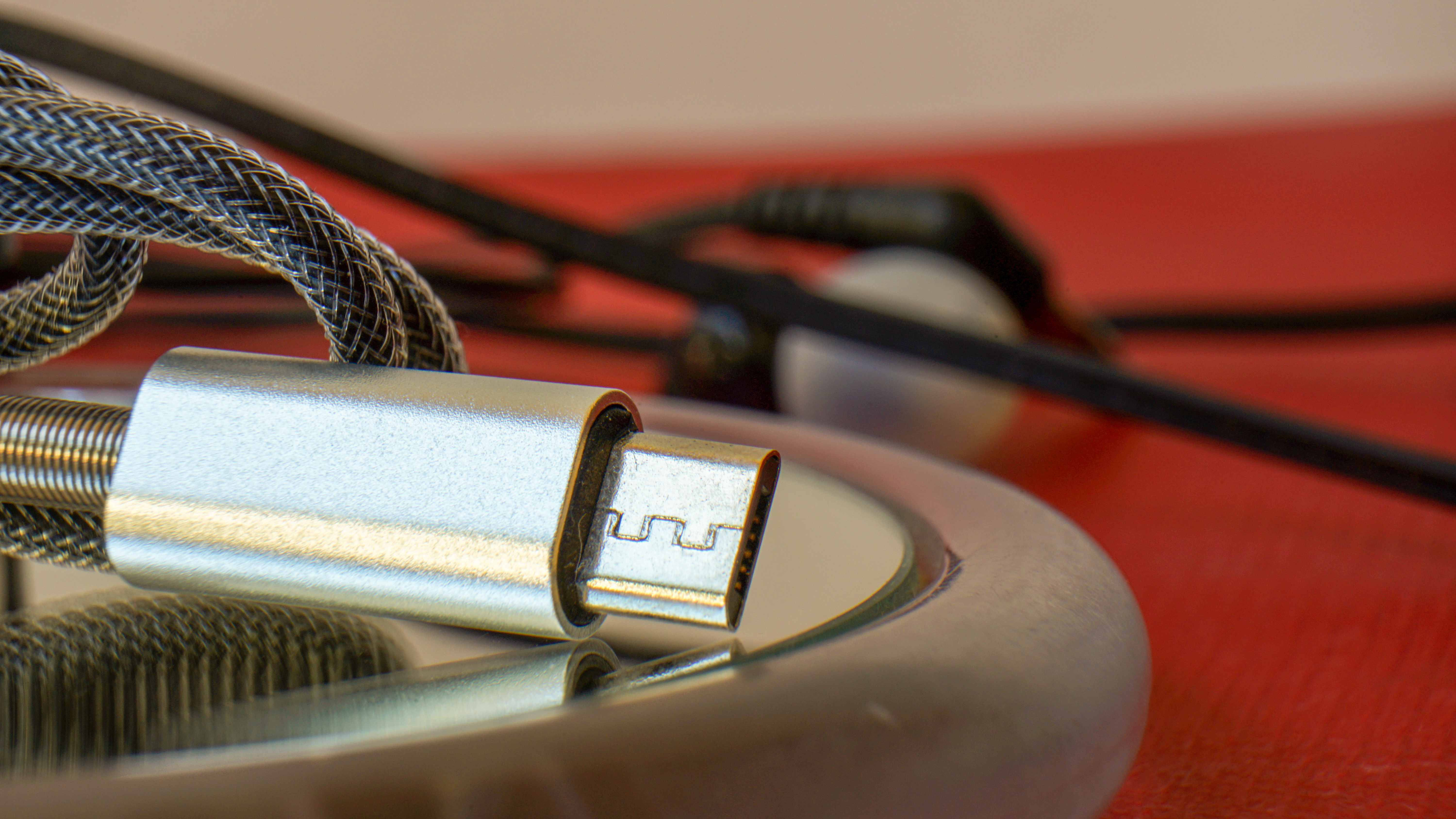 Эволюция USB: От первых шагов к современным стандартам